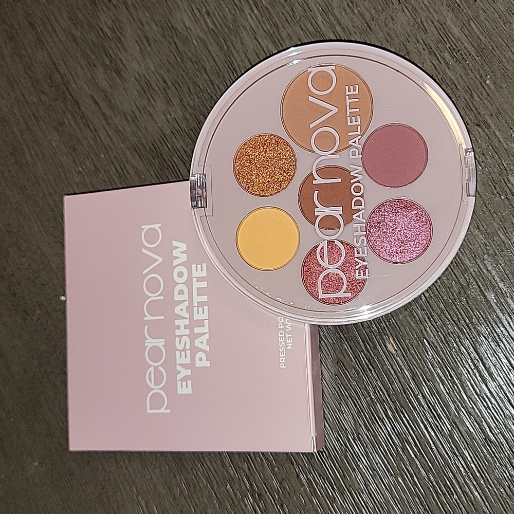 Pear Nova Eyeshadow Palette